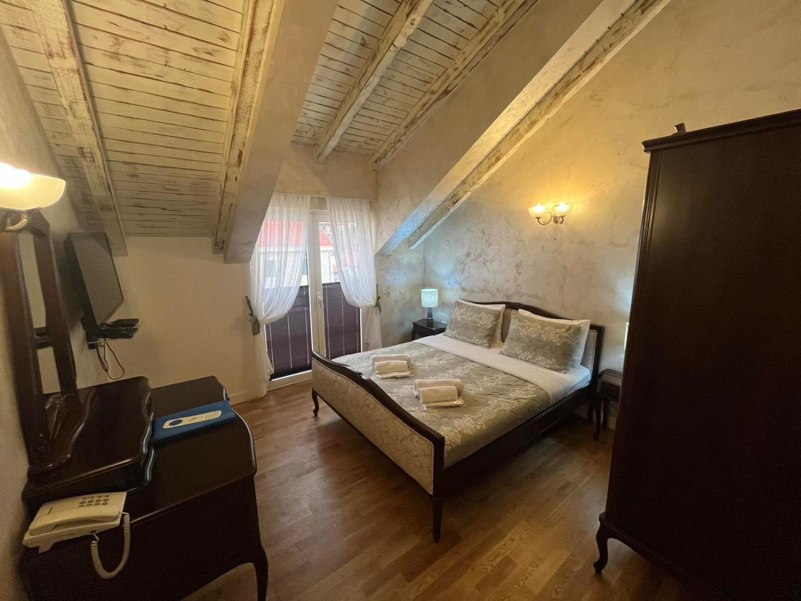 Garni Hotel Tianis Kotor Eksteriør bilde