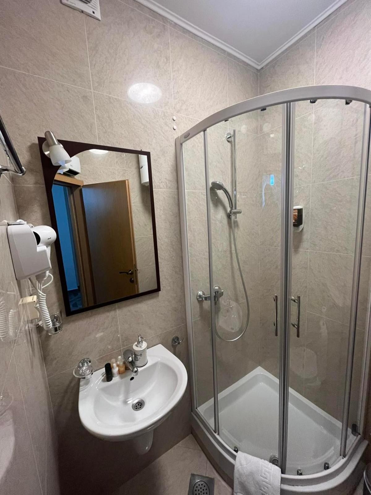 Garni Hotel Tianis Kotor Eksteriør bilde