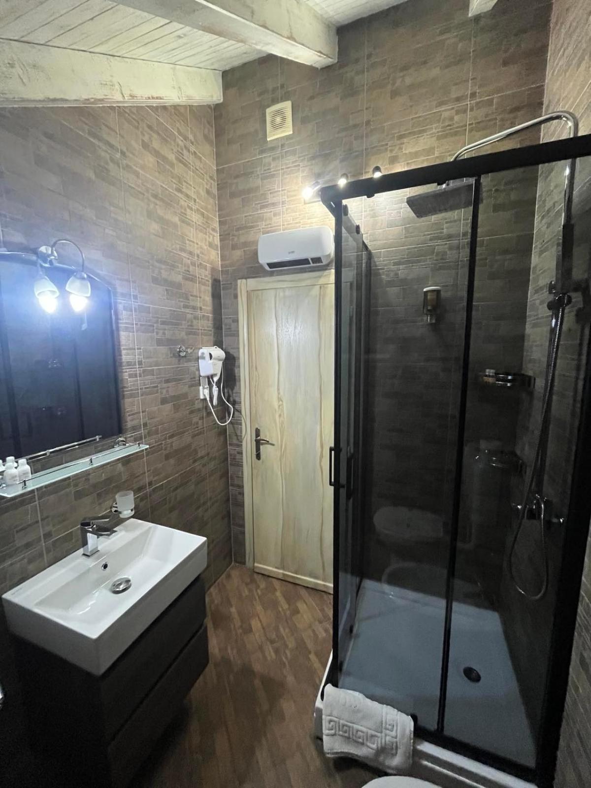 Garni Hotel Tianis Kotor Eksteriør bilde